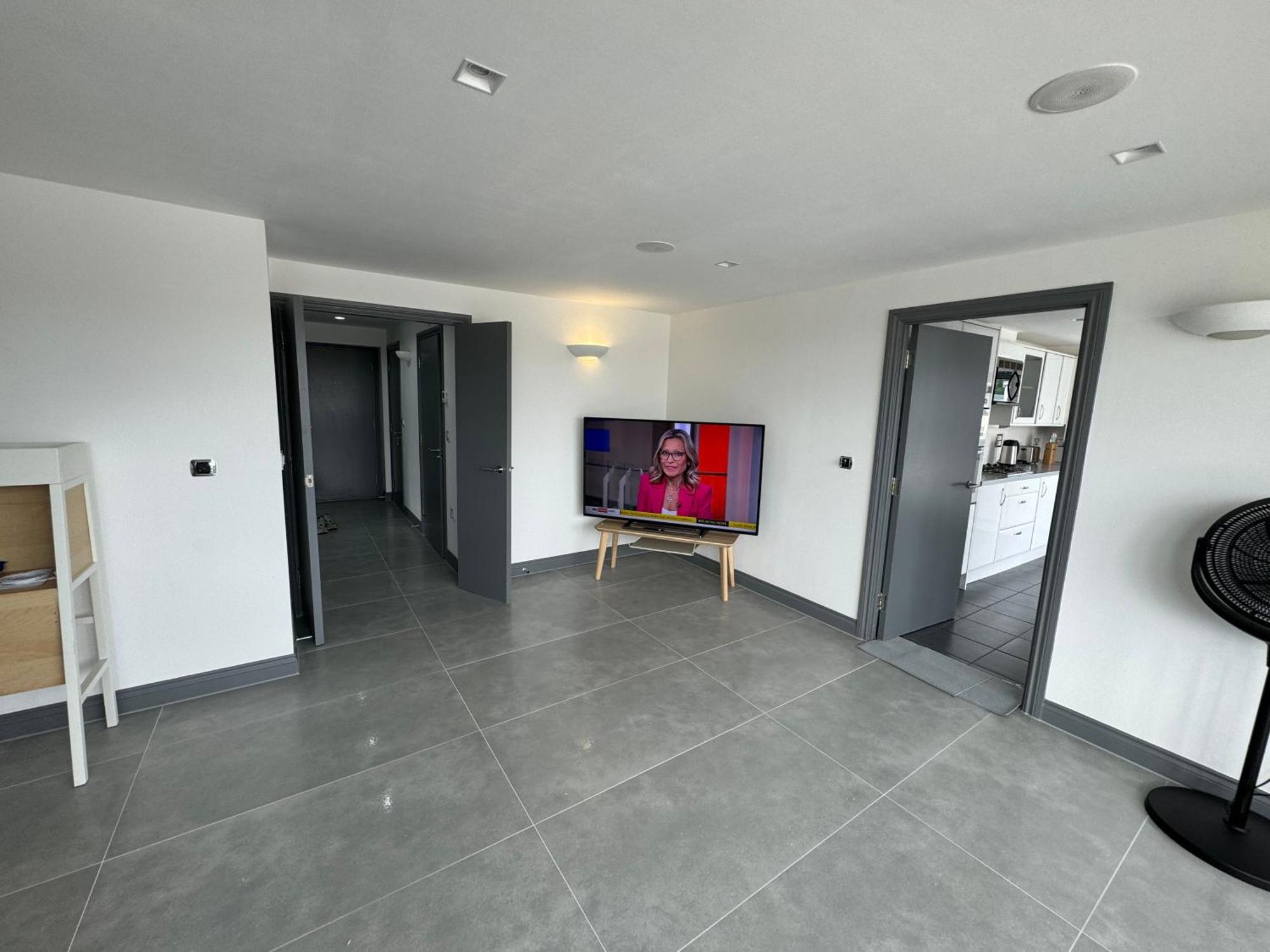 Long Letting - Luxurious 3 Bedroom Penthouse In City Centre - Parking Included! Chelmsford Esterno foto